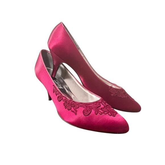 Vintage Notorious by Chandlers Ruby Red Pumps Heels Dressy Shoes Size 8.5 - Picture 1 of 11